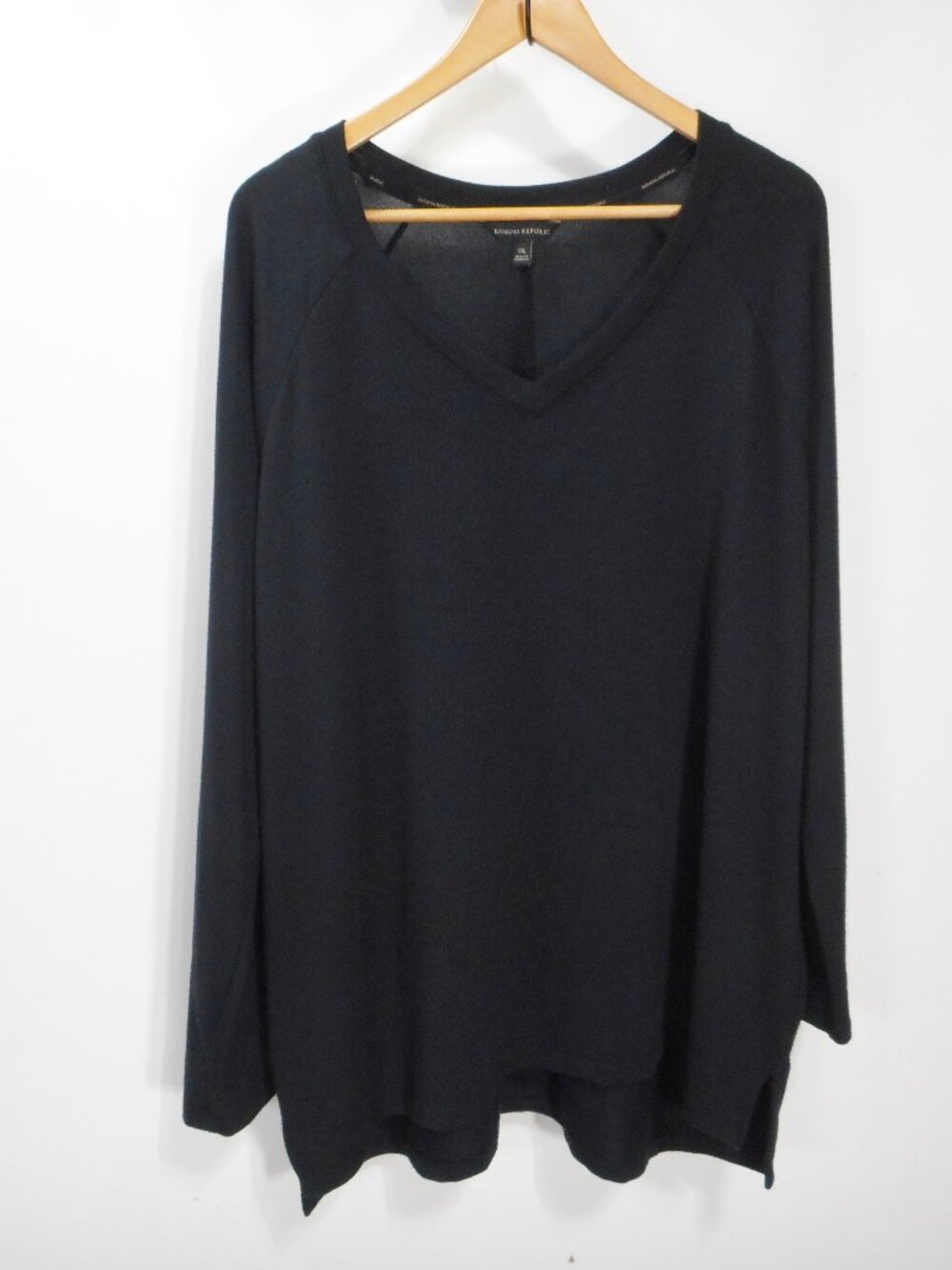 Banana Republic Women's XXL Pullover Knit Top Lightweight Sweater V-neck Black